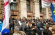 Беркут применил слезоточивый газ: нардепы от оппозиции штурмуют Киевсовет