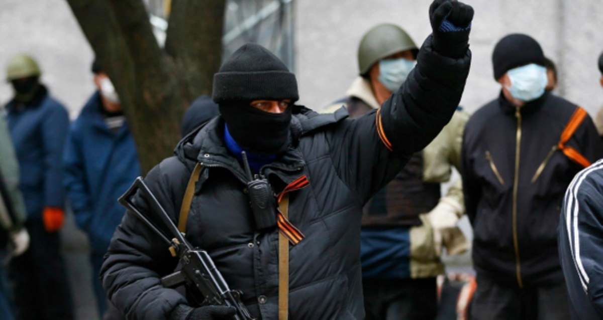 Луганчане готовы собственноручно отстреливать террористов. Несколько мешает закон