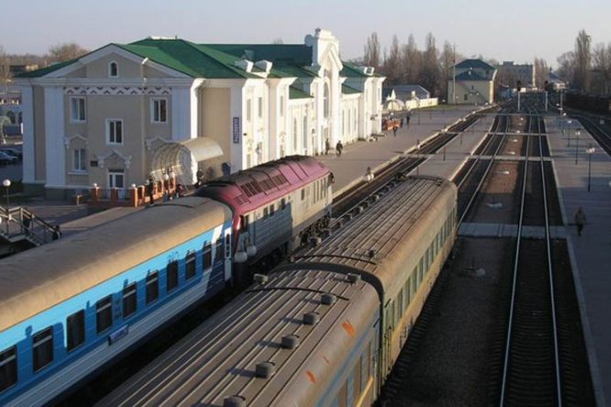 Террористы заблокировали управление Донецкой железной дороги