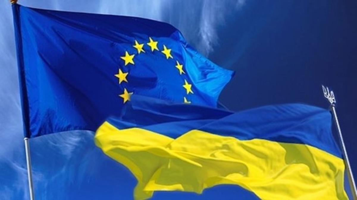 ЕС еще немного упростил получение виз для украинцев