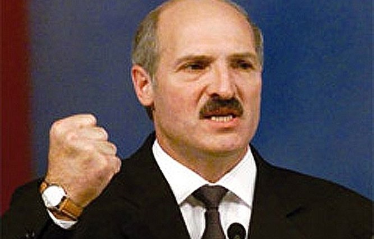 Лукашенко пожелал Порошенко успехов