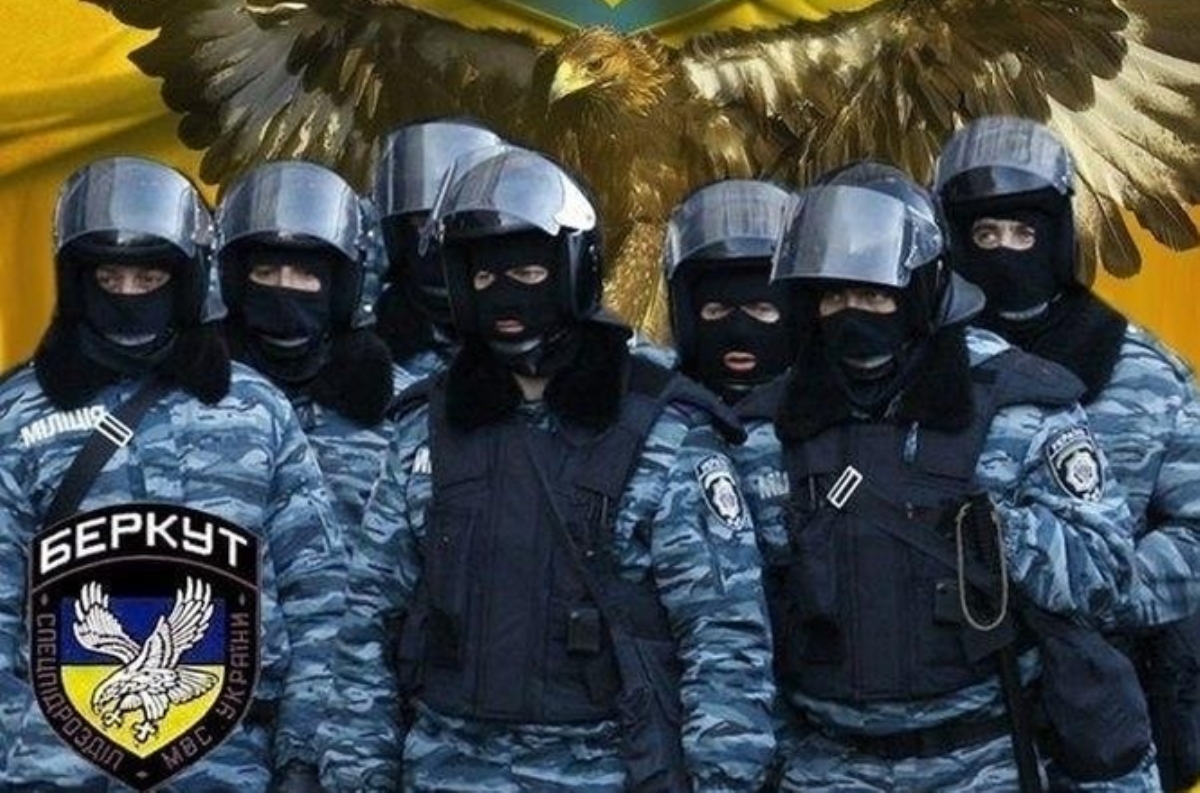 Десять бывших «беркутовцев» приняли российскую присягу