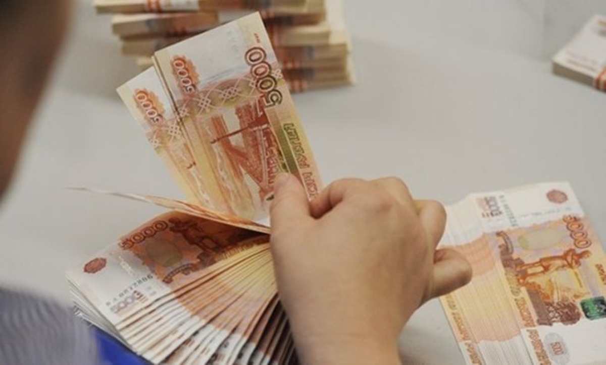 Темиргалиев доложил о полном переходе Крыма на российский рубль