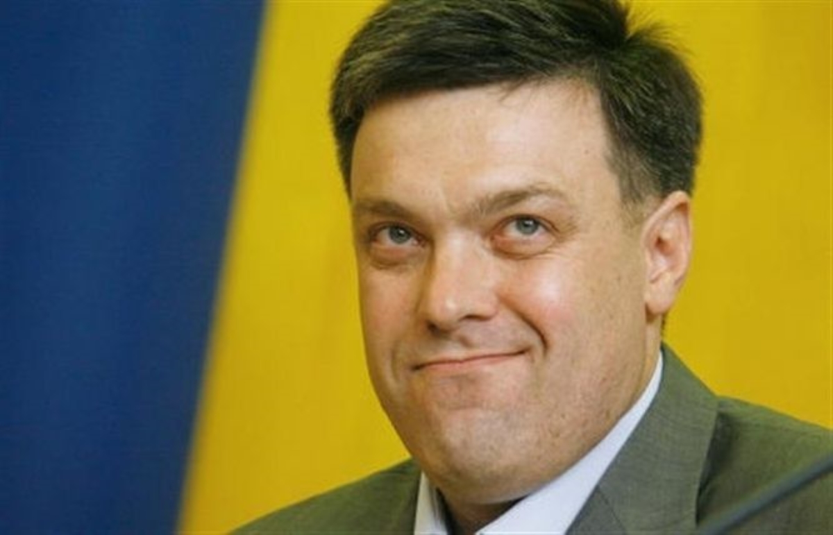Тягныбок хочет ввести визы и закрыть украинско-российскую границу