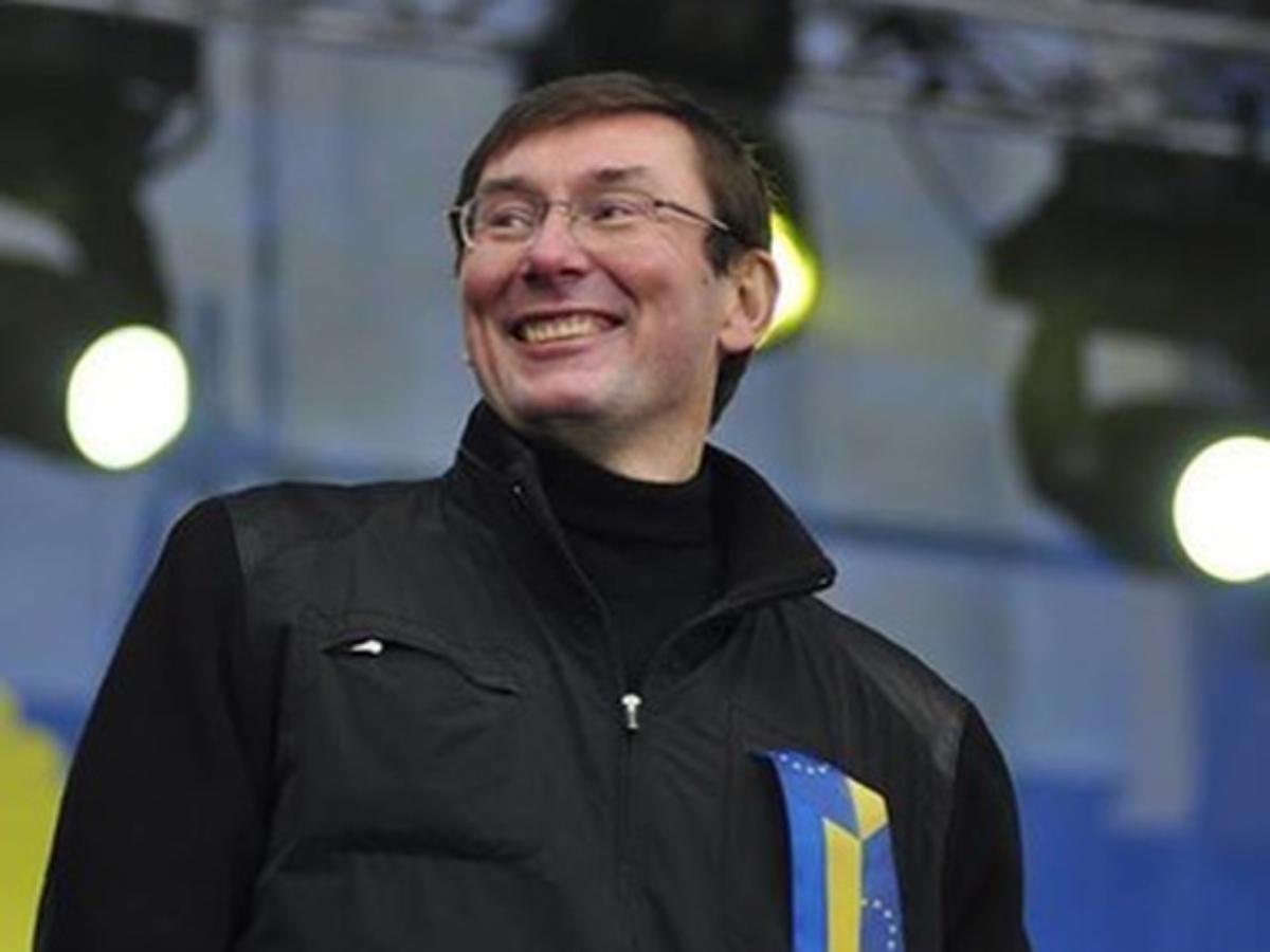 Луценко: падший ангел революции отодвигает Кличко от президента Порошенко