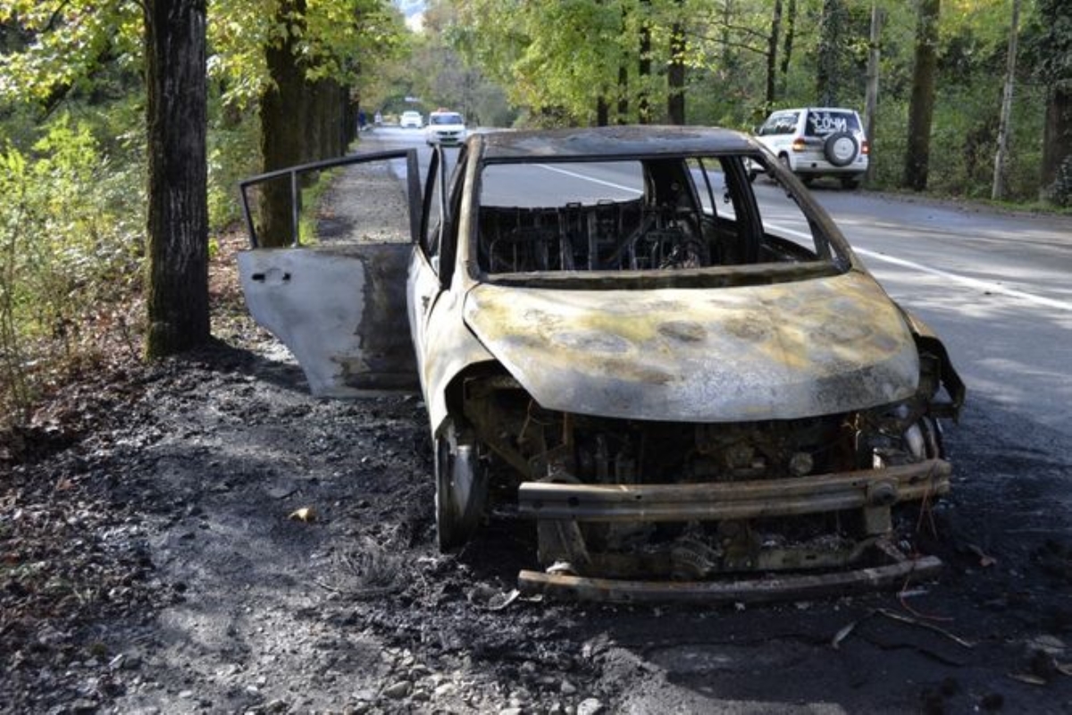 В столице ночью сгорели 4 автомобиля