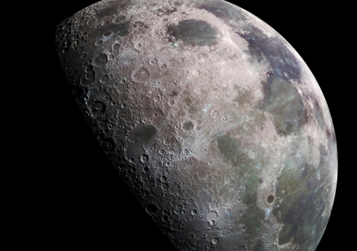 Ученые раскрыли загадку обратной стороны Луны
