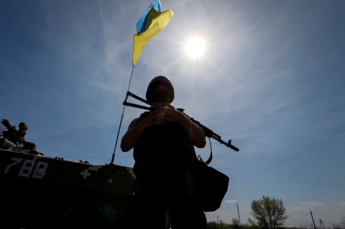 Военное положение на Донбассе может быть введено через неделю - Тягнибок