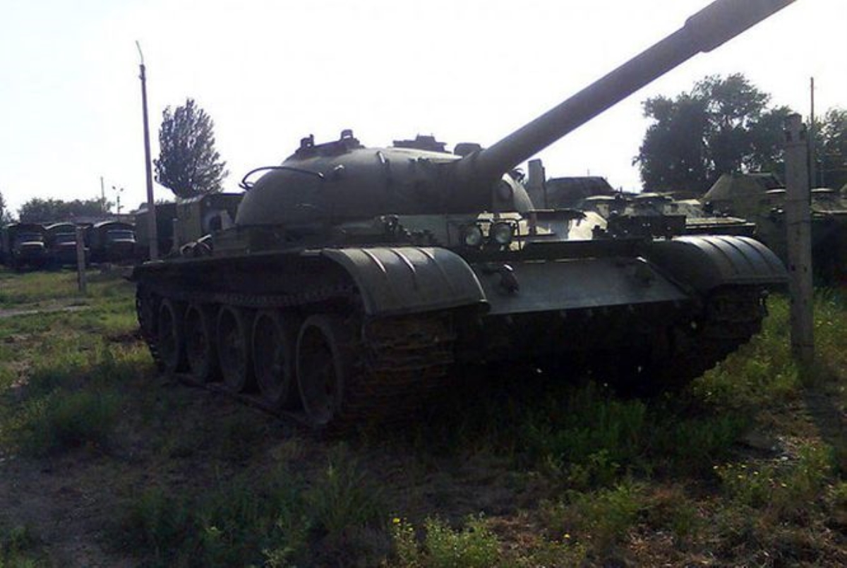 В Артемовске обстреляли танковую часть