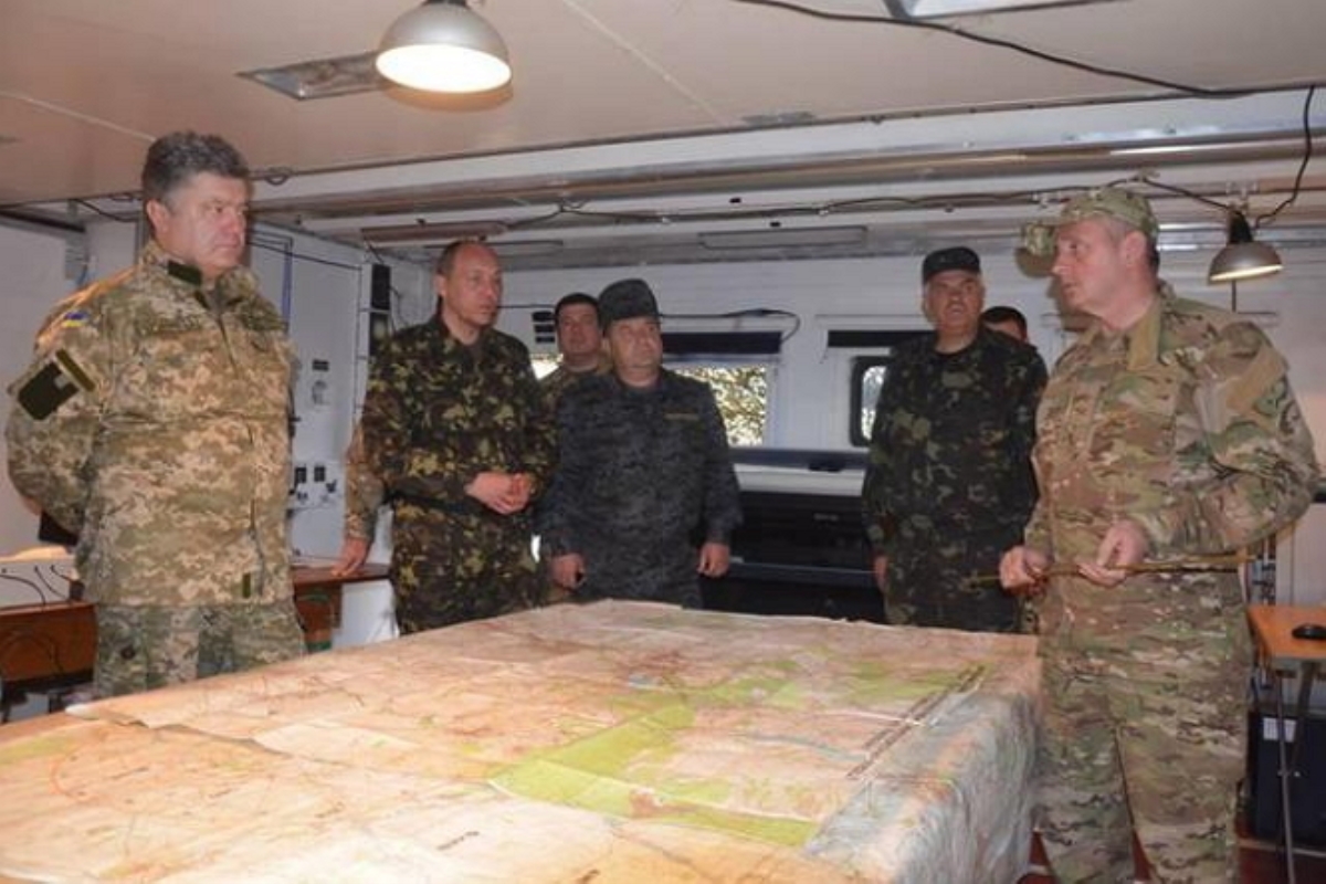 Порошенко представил план по мирному урегулированию конфликта на востоке Украины