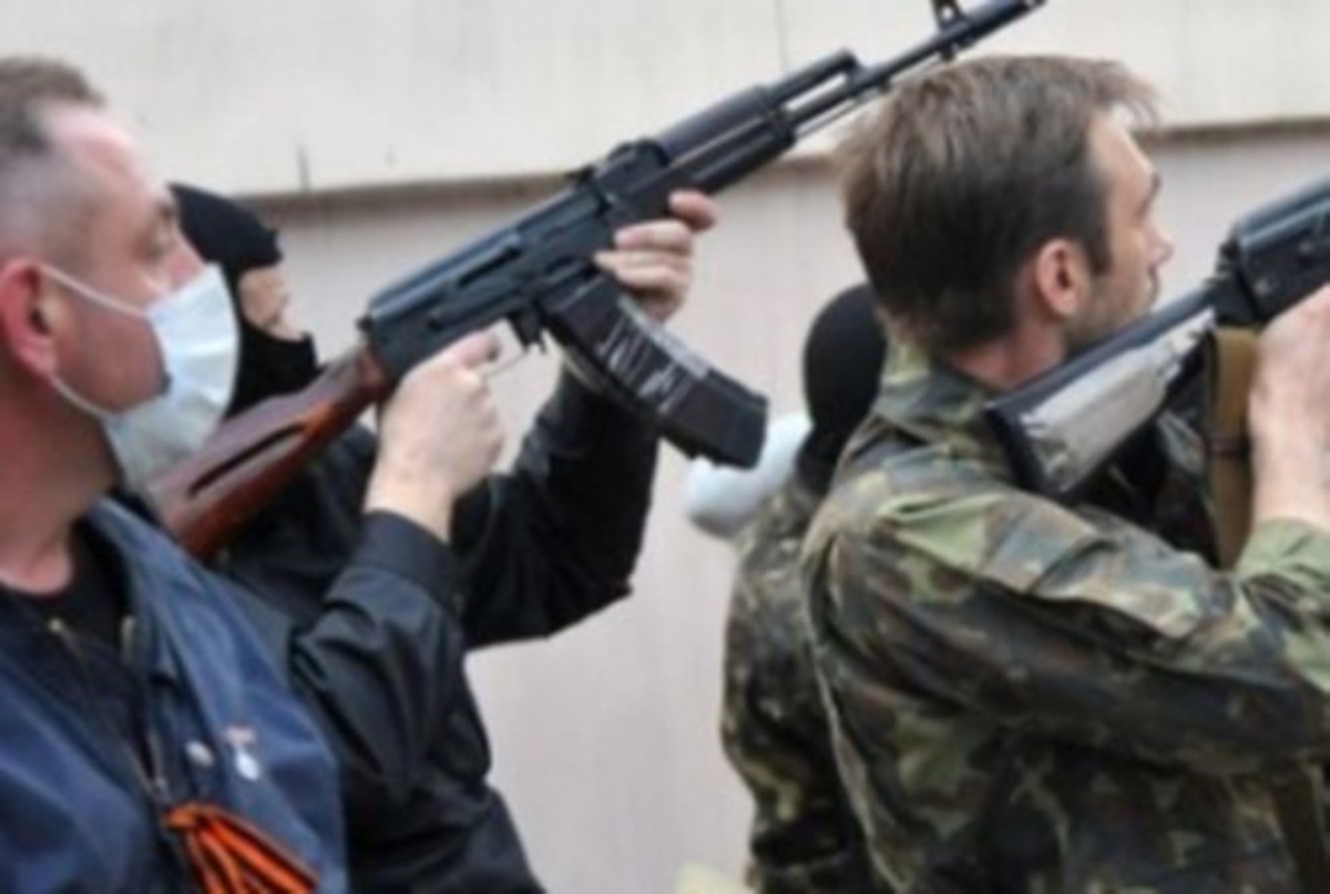 В Луганской области террористы обстреляли жилой дом