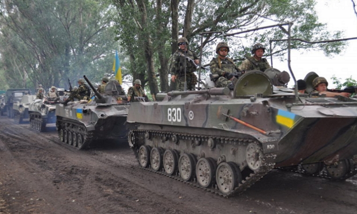 Население в зоне АТО с радостью встречает украинских военных - спикер СНБО