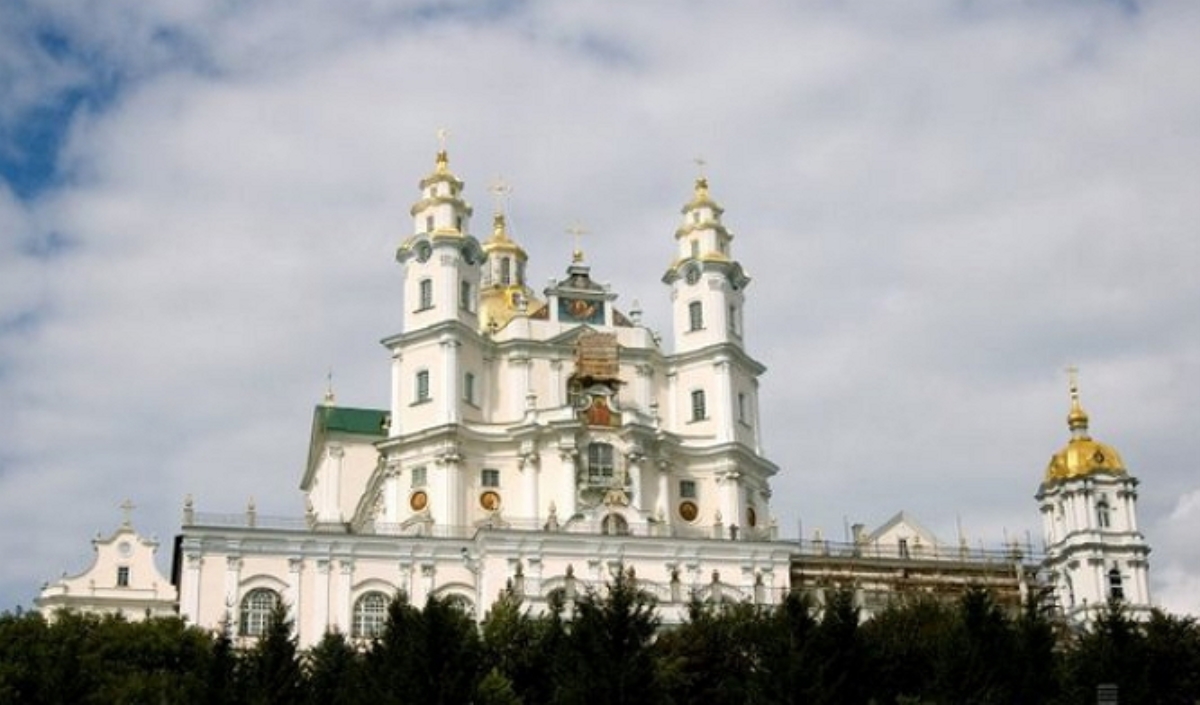 В Тернополе требуют вернуть Почаевскую лавру государству