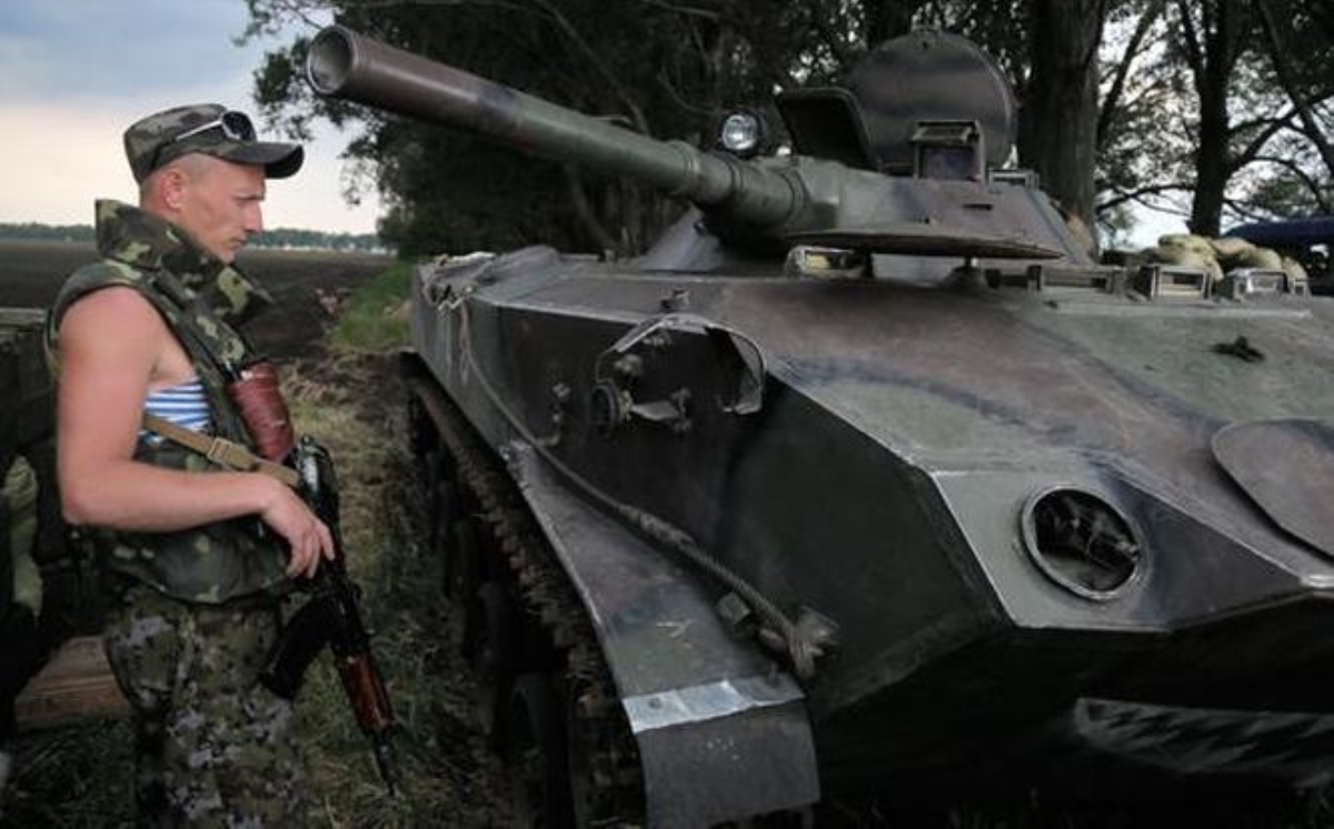 В Луганске пошла в ход тяжелая бронетехника
