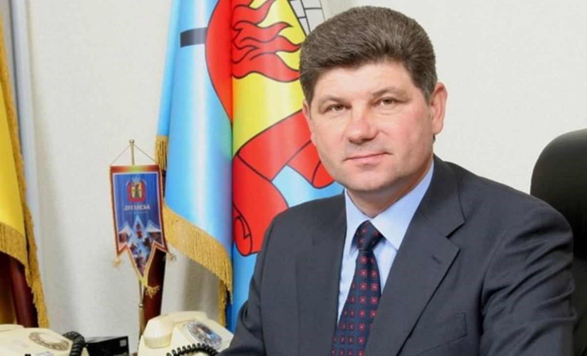 Луганский мэр просит прекратить обстрел города