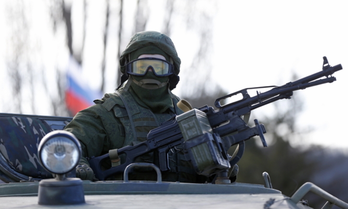На Донбассе появились военные в форме ВС РФ - СНБО
