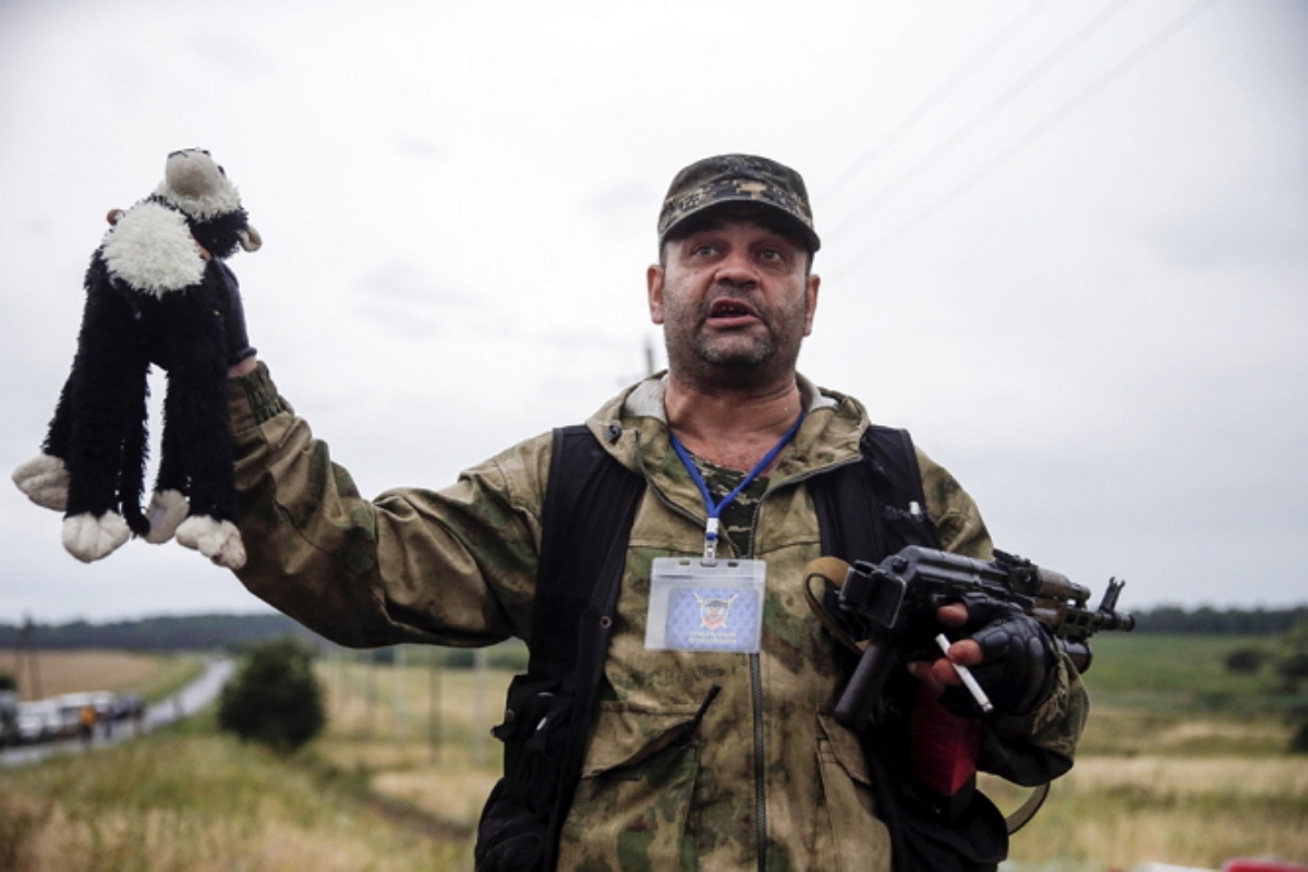 Террористы в Донецке объявили всех сирот «детьми Новороссии» и не разрешают эвакуировать