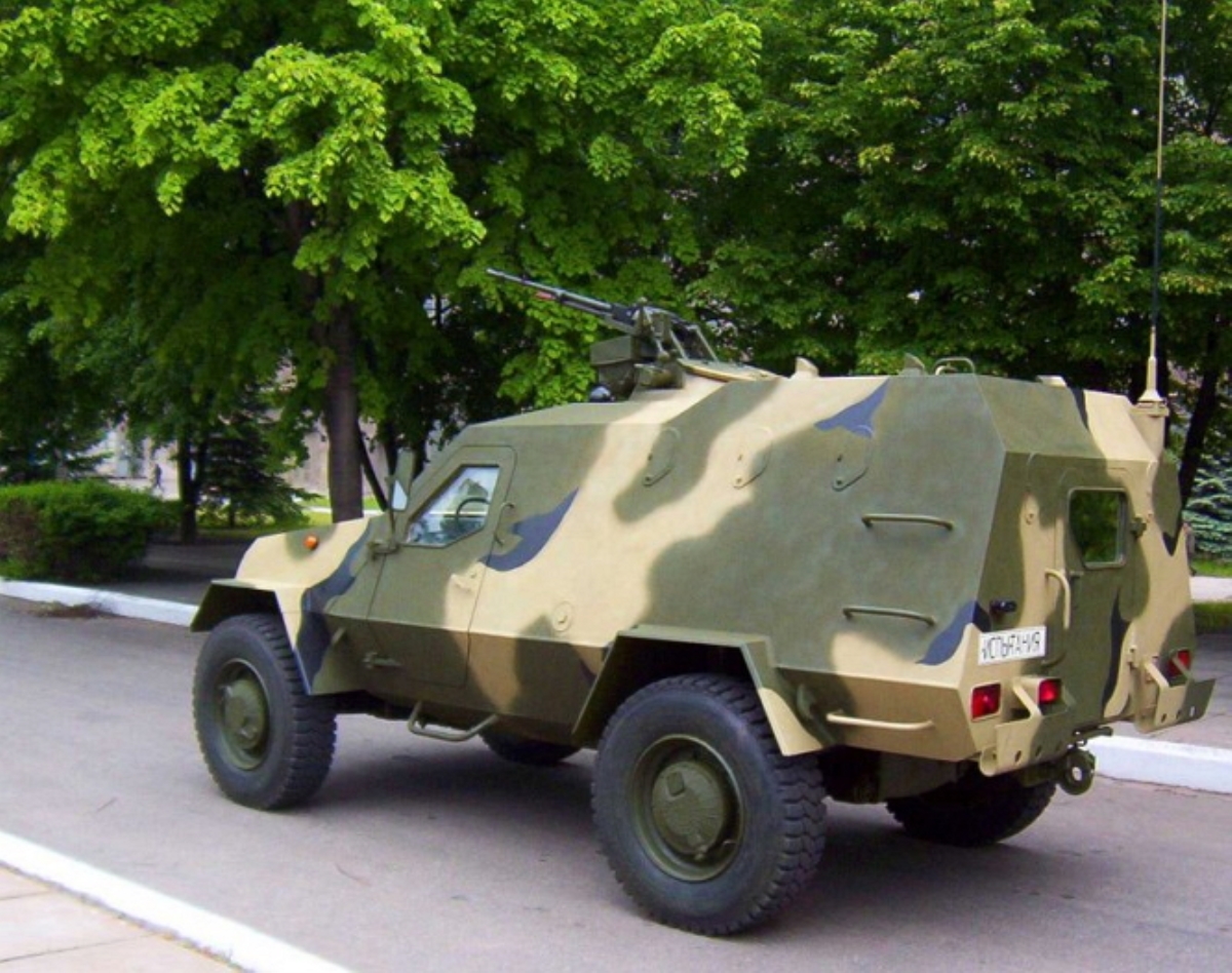 Во Львове начали производство бронетранспортеров "Дозор"