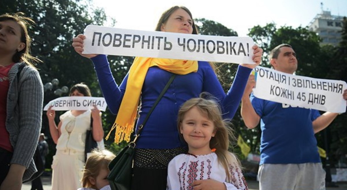 Солдатские матери написали письмо Порошенко с просьбой отменить мобилизацию