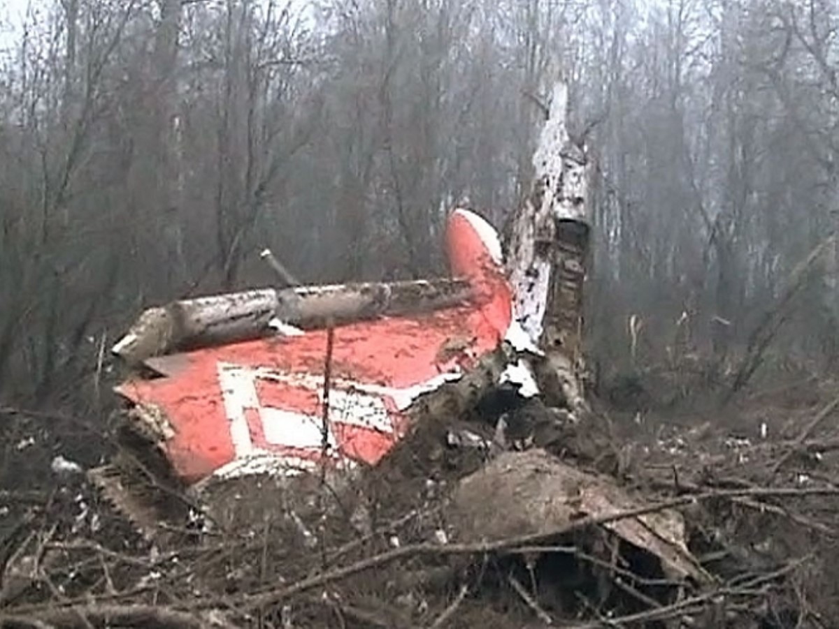 В Польше возобновляют расследование катастрофы самолета Качиньского