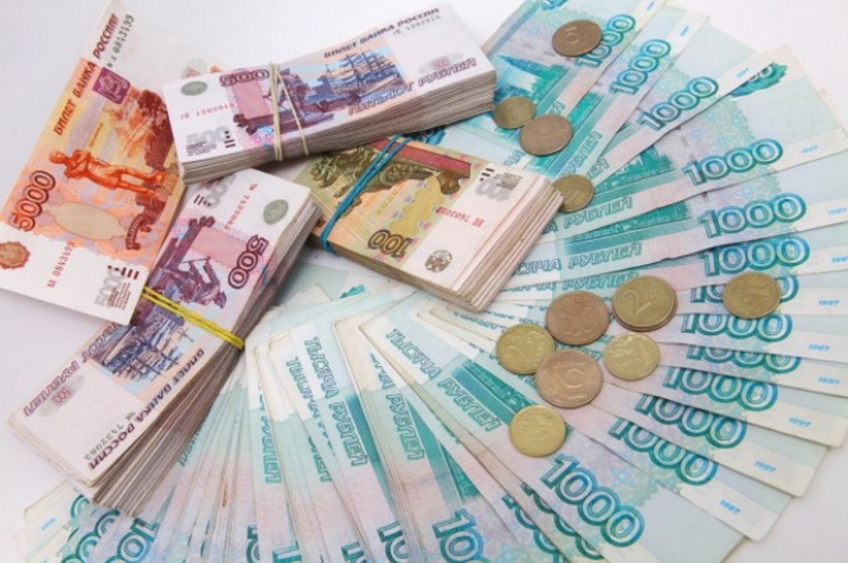 Рубль приблизился к 4,5-месячному минимуму из-за Украины