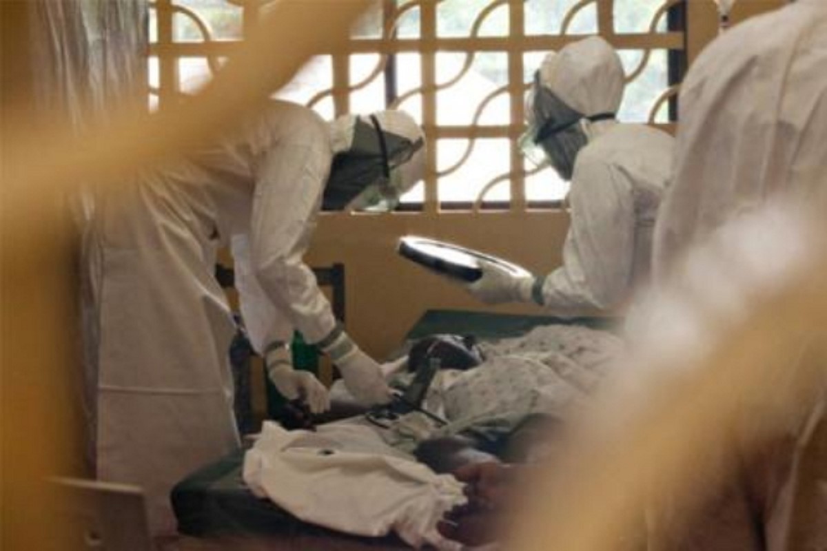 Вирус Эбола уже унес жизни 1013 человек