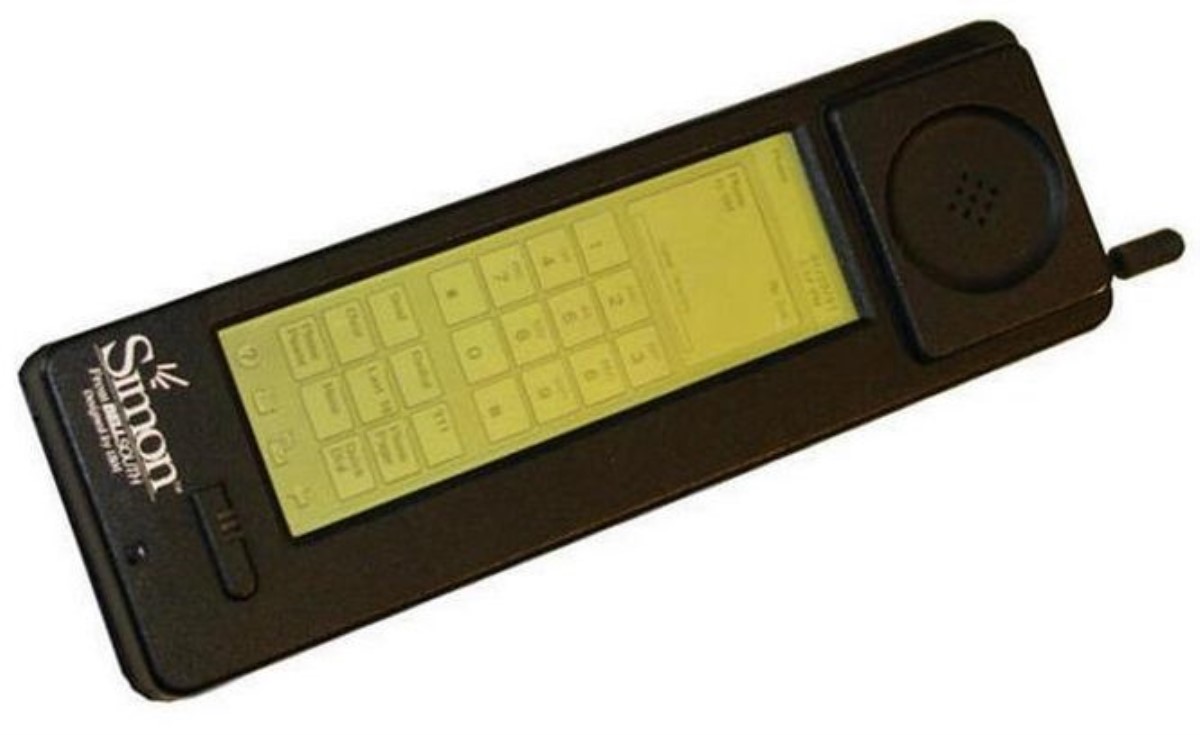 20 лет назад был выпущен первый в мире смартфон