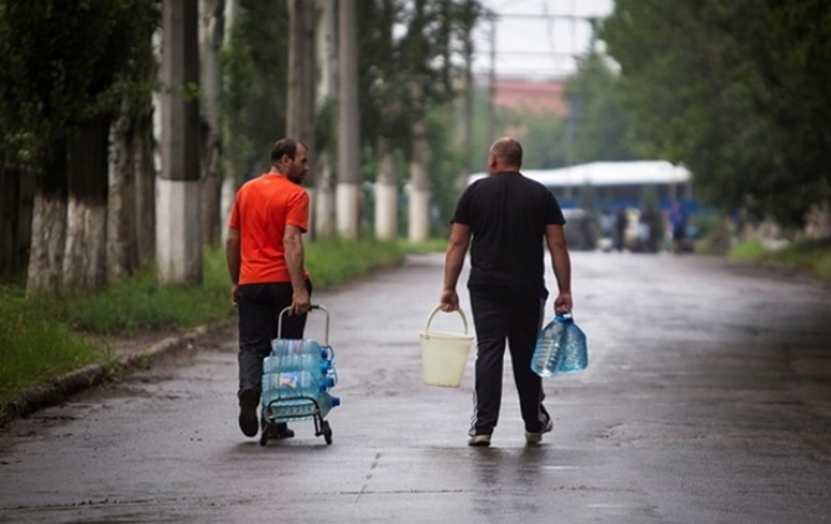 В водопроводе Донецка вновь появилась вода