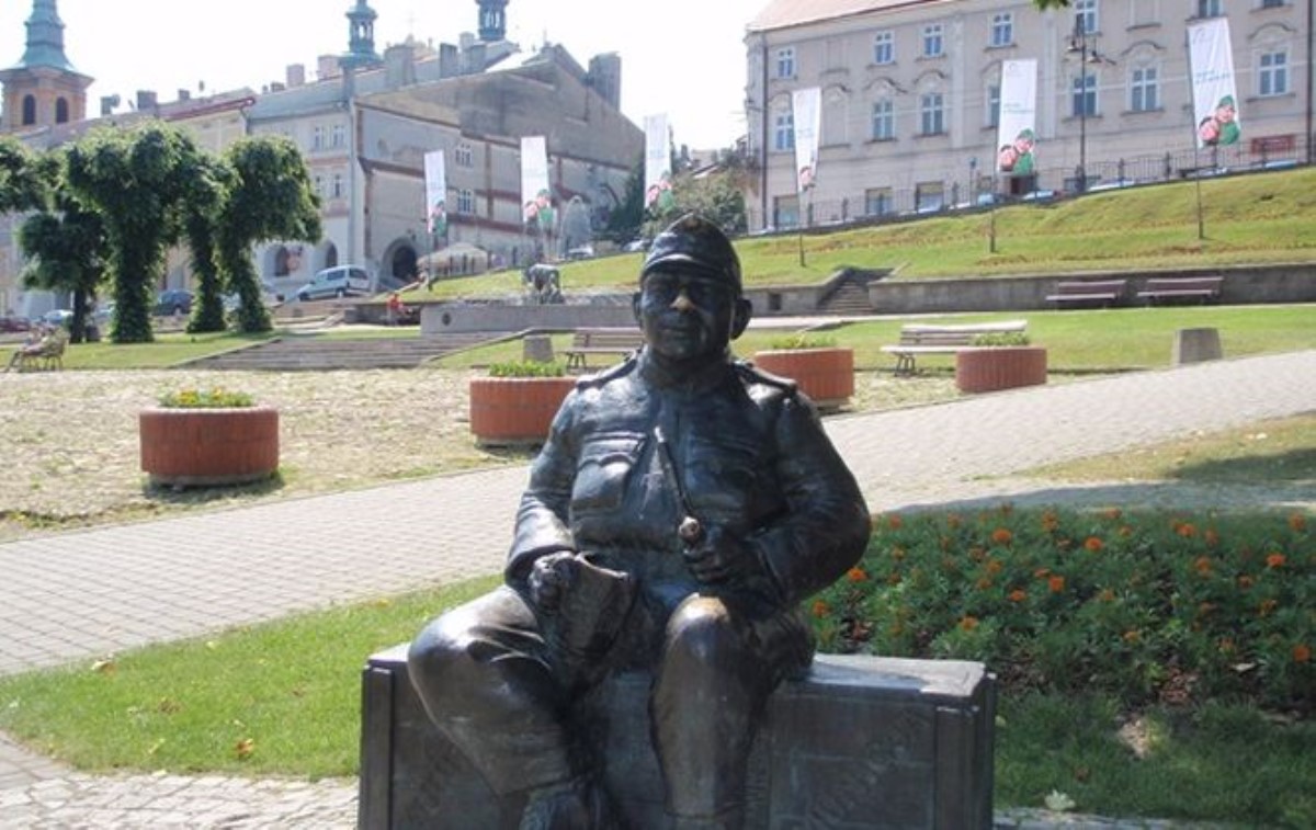 В чешской деревушке открыли памятник солдату Швейку