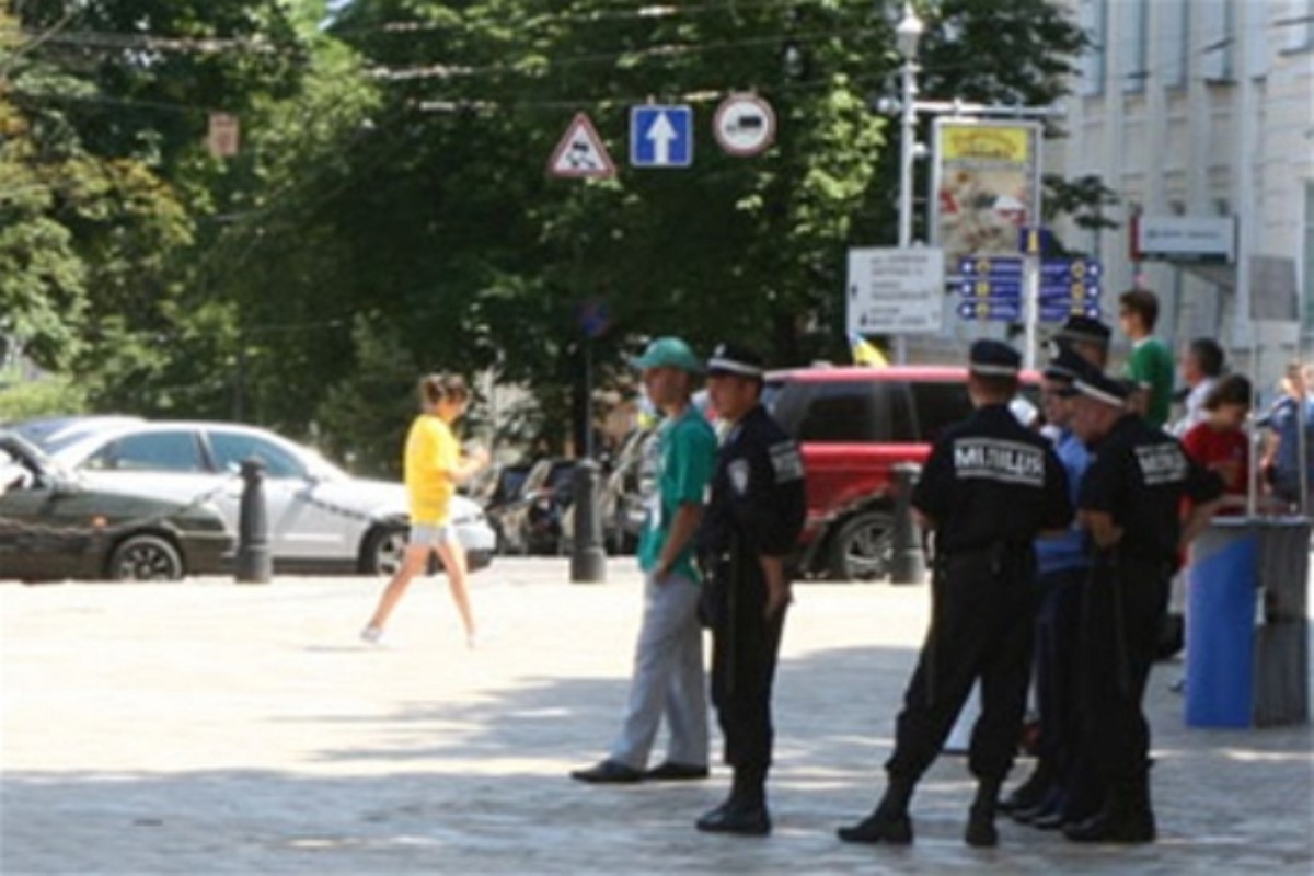 Улицы Киева будут контролировать совместные патрули