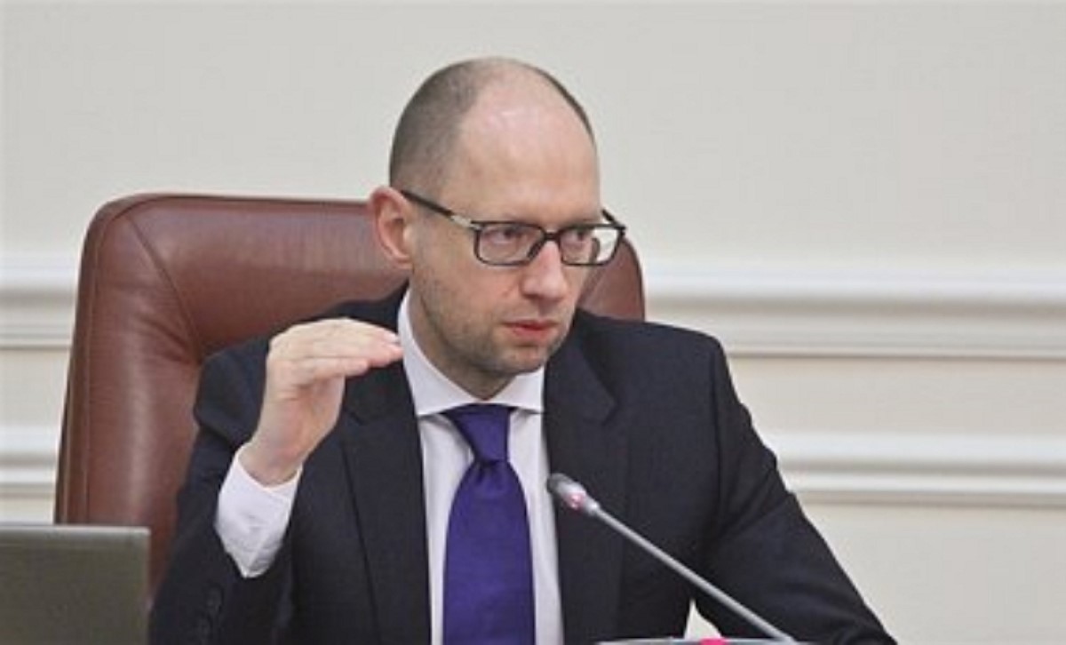 Яценюк сообщил, какой курс гривны выдержит экономика Украины