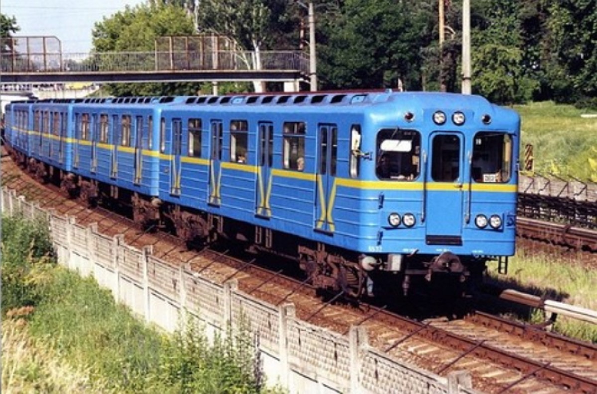 Городские электрички Киева заменят наземным метро