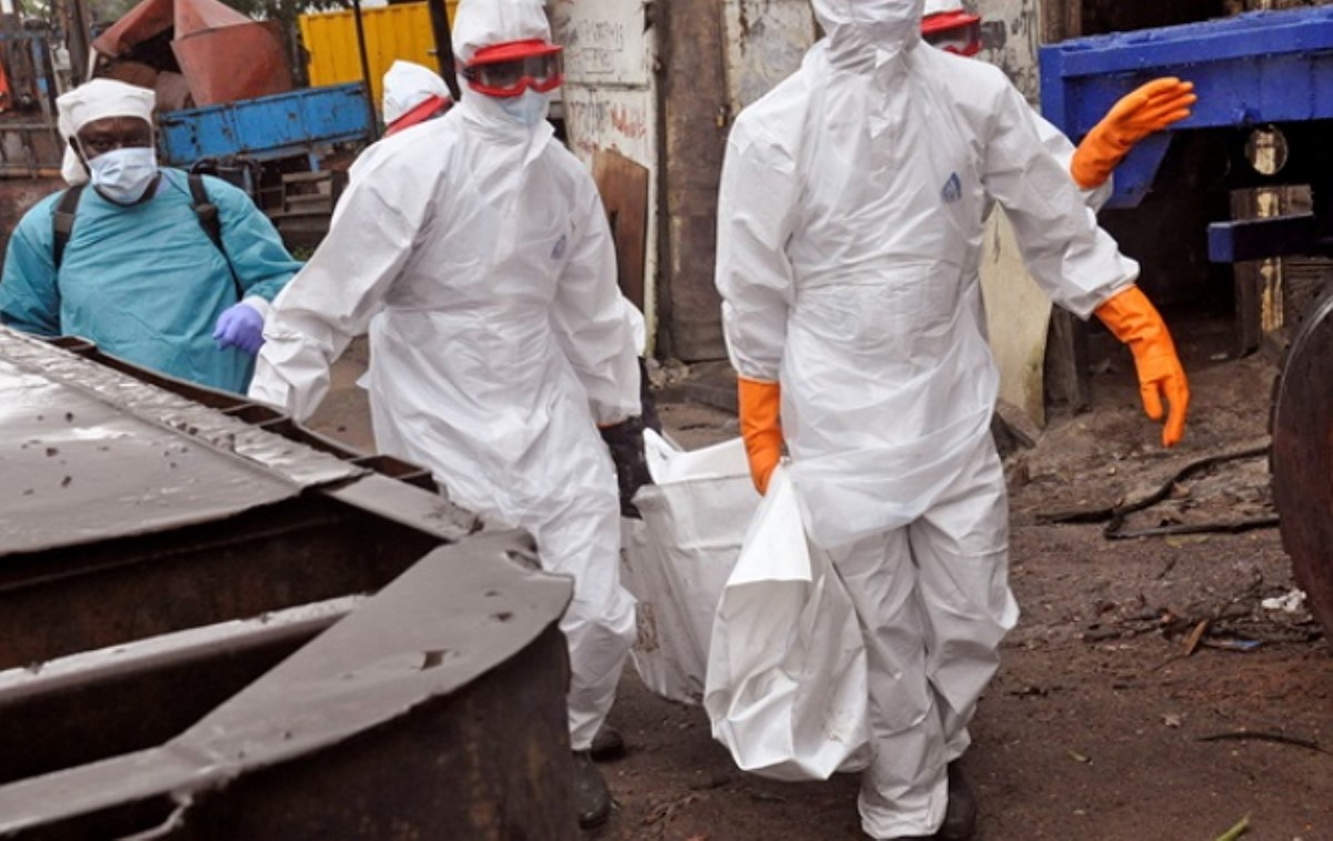 От вируса Эбола уже погибли более 1900 человек