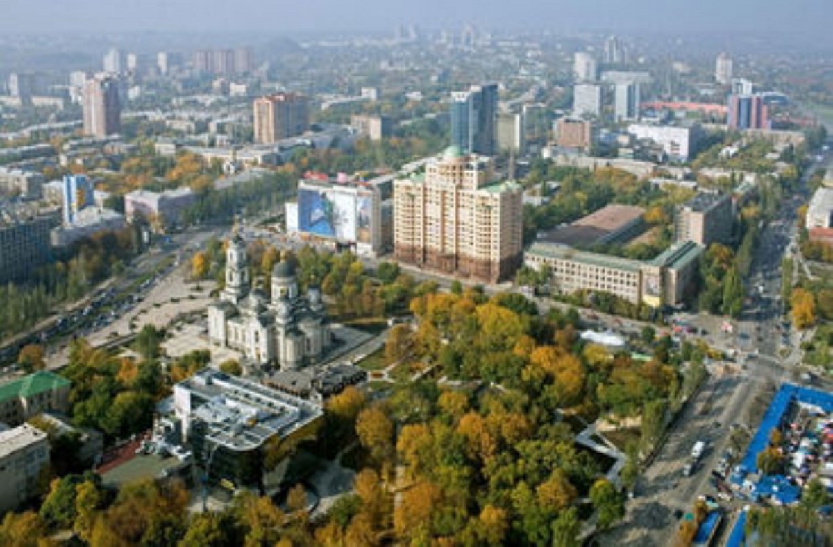 В Донецке вновь слышен грохот залпов
