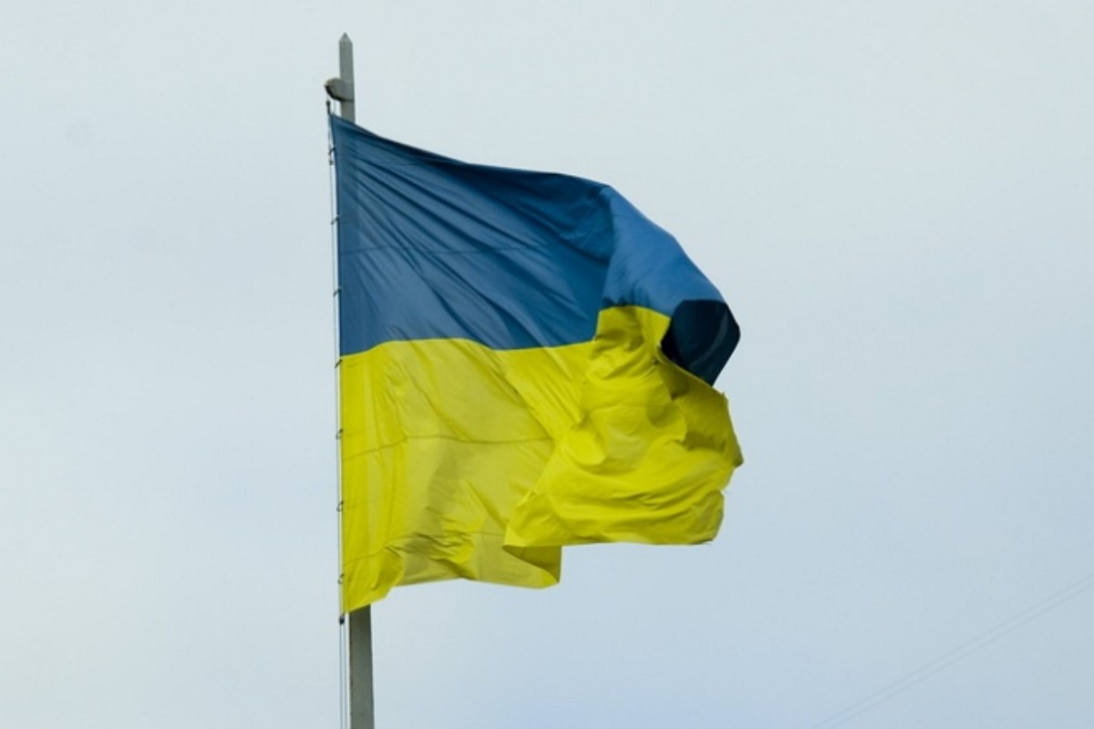 Харьков начал избавляться от украинских флагов