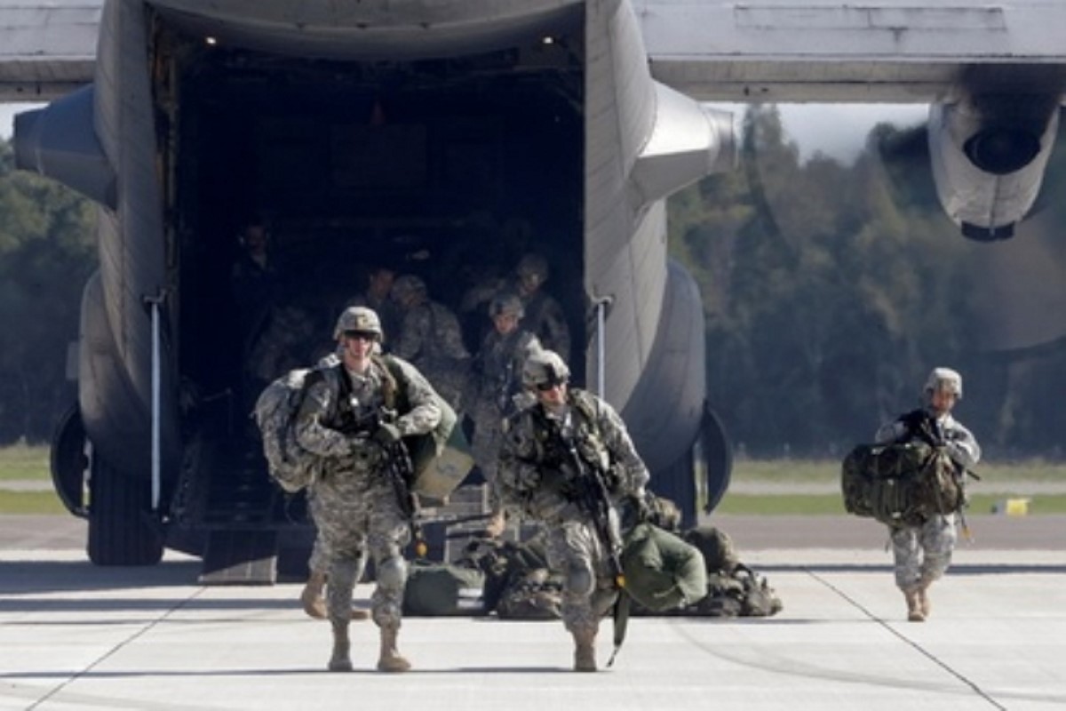 Бороться с Эболой будут американские военные