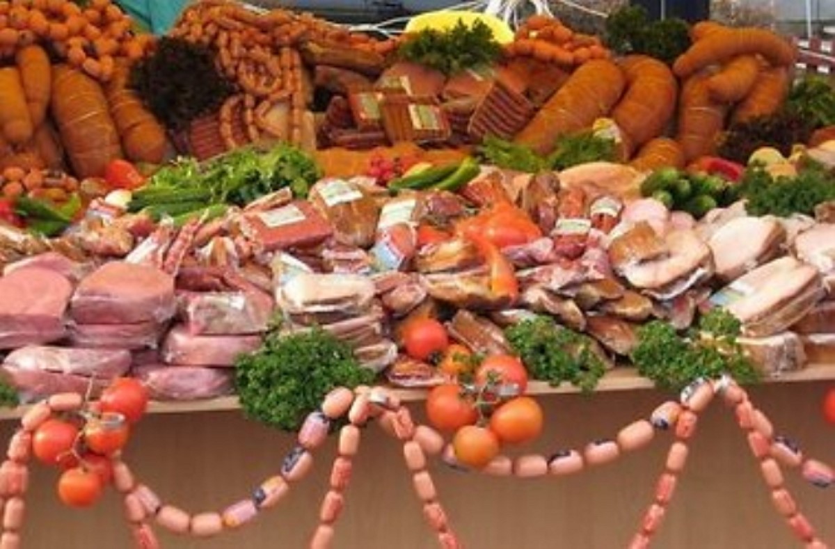 Киевлян приглашают приобрести дешевое мясо и овощи