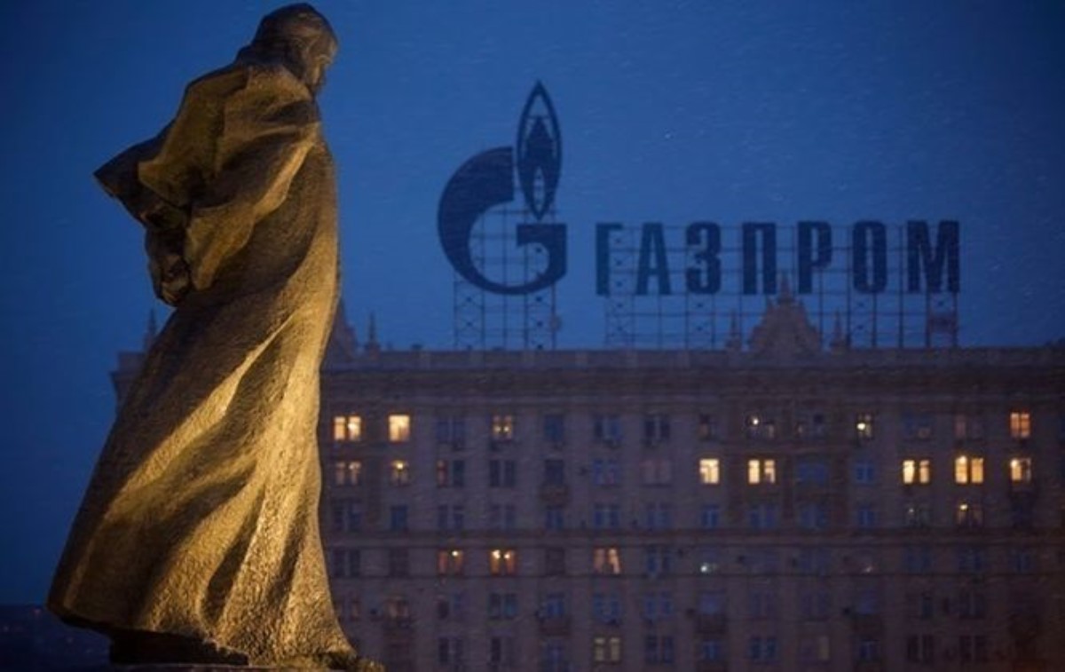 Чистая прибыль Газпрома упала на 40%