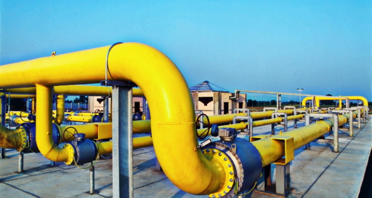 "Газпром" еще больше сократил поставки газа в Польшу