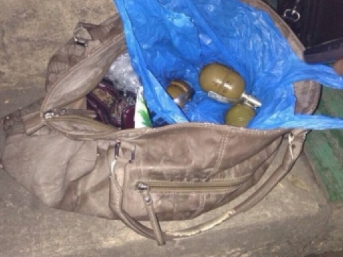 В Днепропетровске задержали женщину с пятью гранатами в сумочке