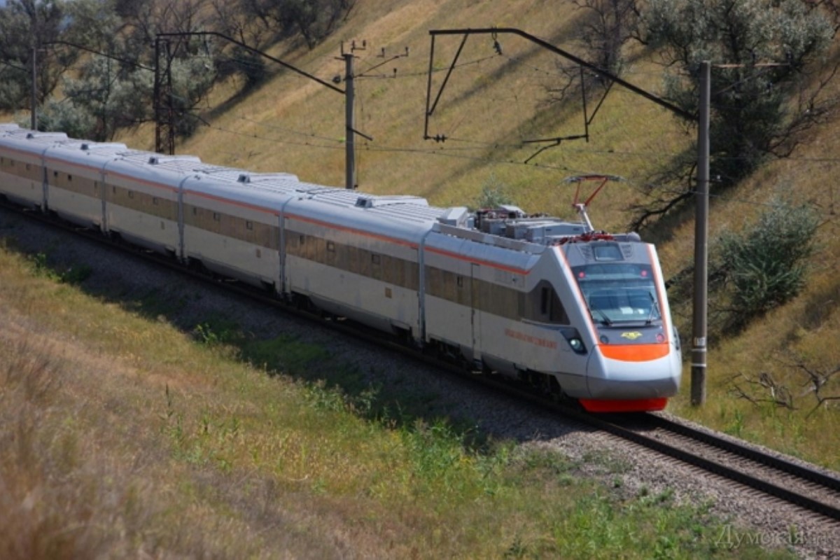 Без объяснения причин отменен скоростной поезд сообщением Киев-Одесса