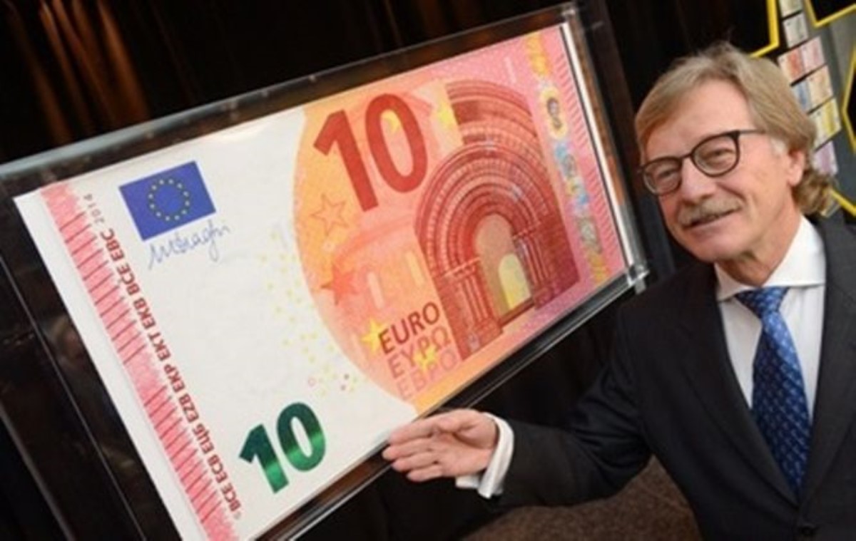 В ЕС ввели в обращение новые купюры достоинством в 10 евро