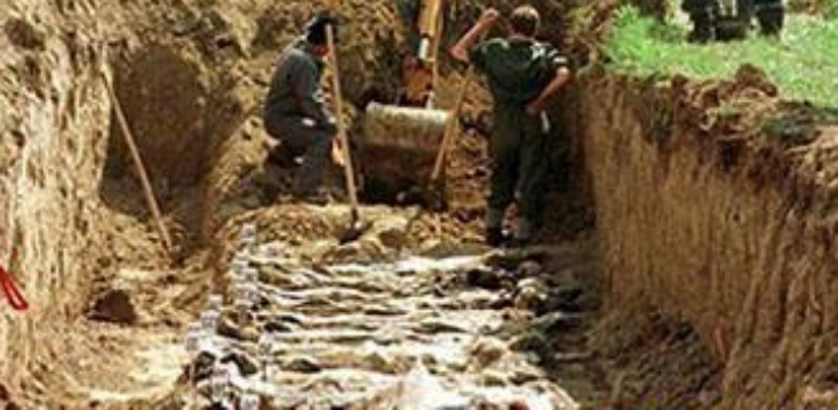 В Славянске обнаружили новые массовые захоронения убитых