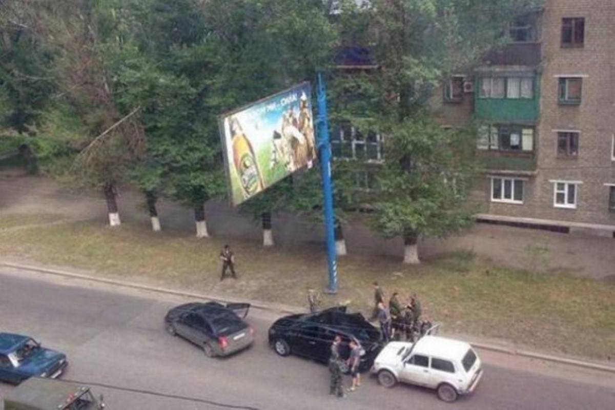 Боевики в Луганске открыли свой «автосалон» отобранных у населения автомобилей