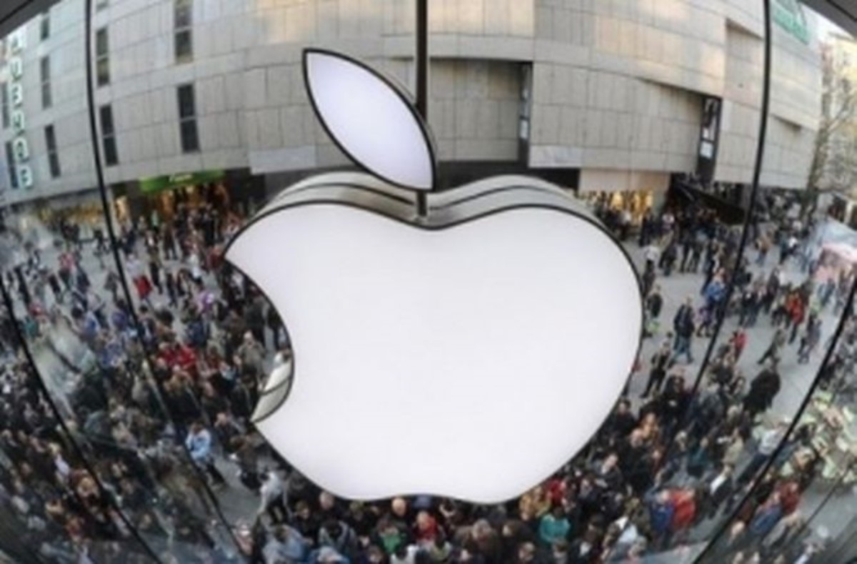 Фанатов Apple побалуют «золотыми» Iphone