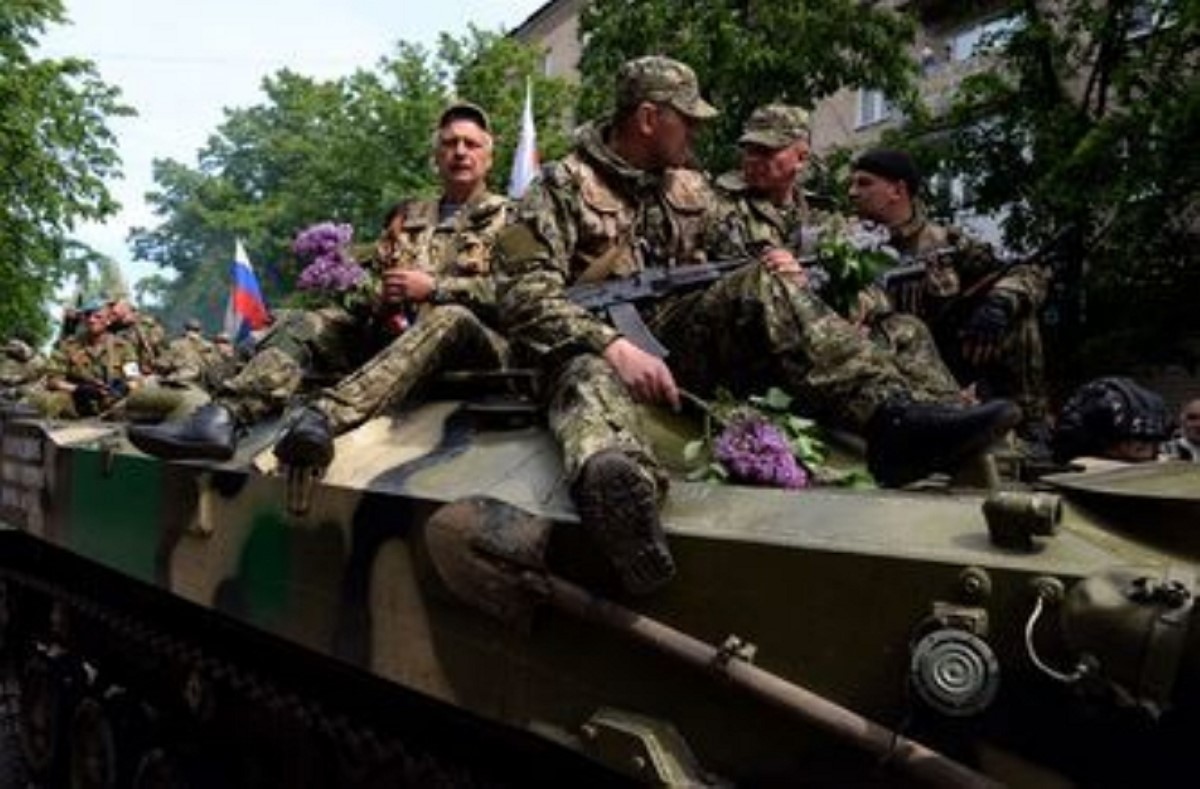 Россия продолжает стягивать дополнительные войска под Мариуполь - СНБО