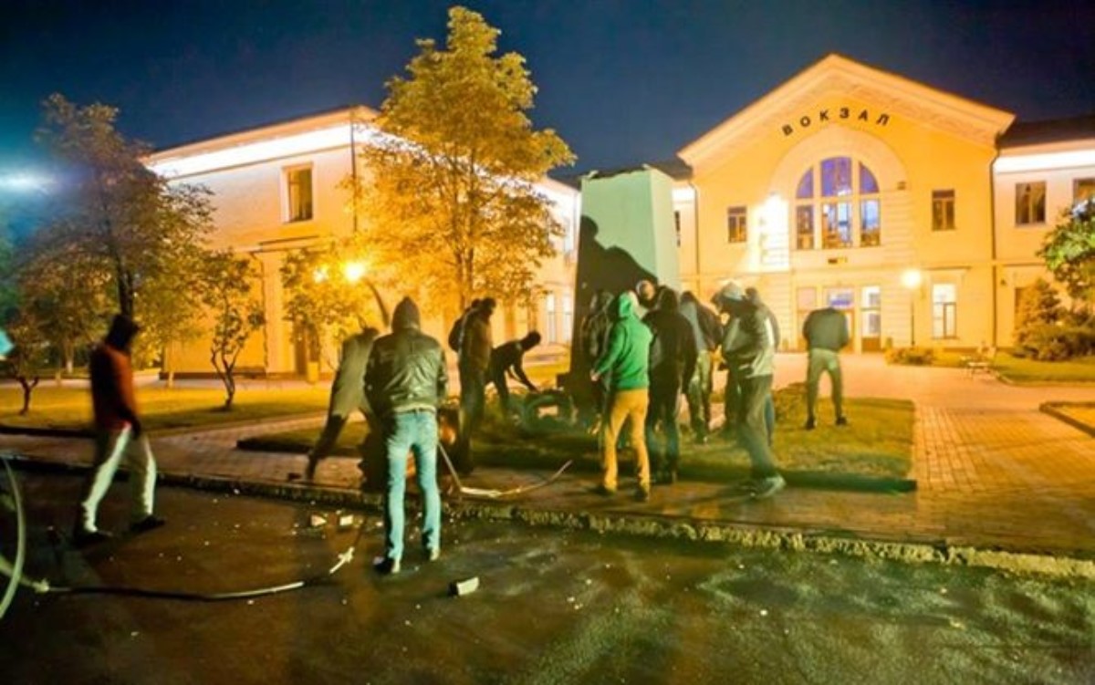 В Харькове минувшей ночью пострадали еще два Ильича