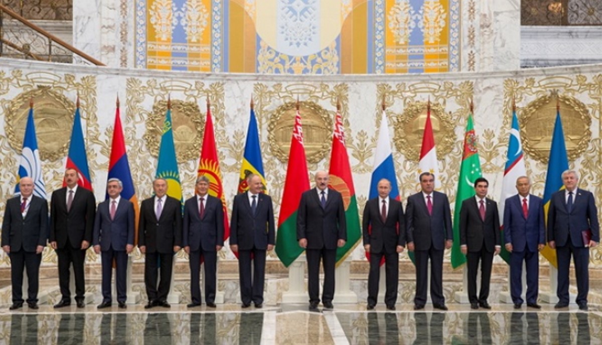 Отсутствие Порошенко на саммите СНГ в Минске осудили