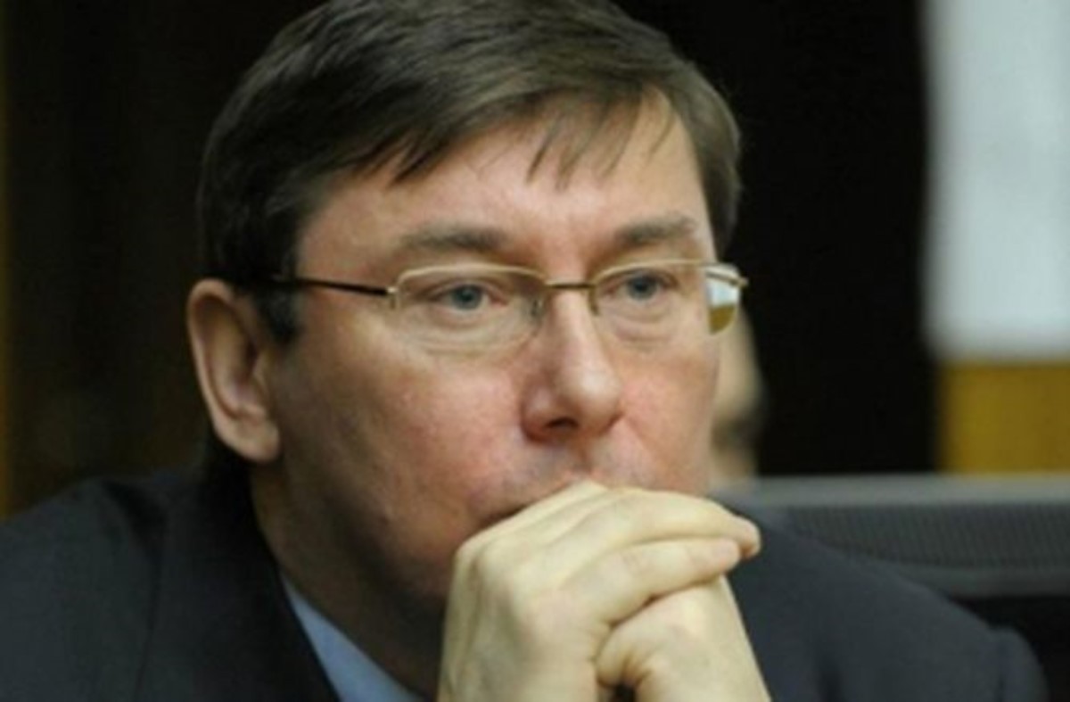 Луценко объяснил, почему Порошенко уволил Гелетея