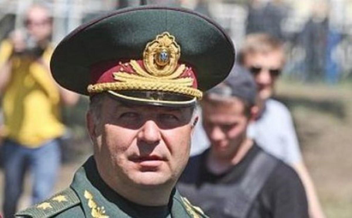 Порошенко попросил не критиковать военных